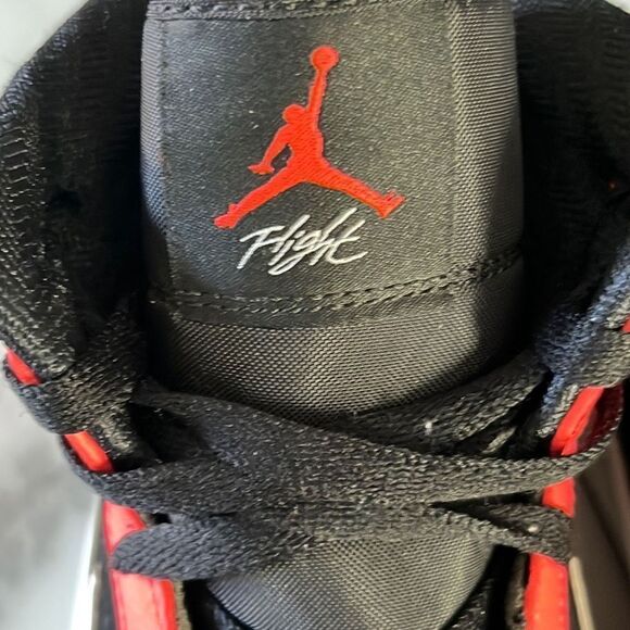 Nike Air Jordan 1 Retro Mid 'Infrared 23' Mens Sneakers Size 12 (Authentic) - Picture 12 of 13